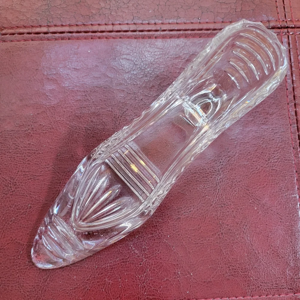 Glass Slipper ~ Cinderella ~ Bridal ~ Fashionista ~ Pretty! ~ GUC